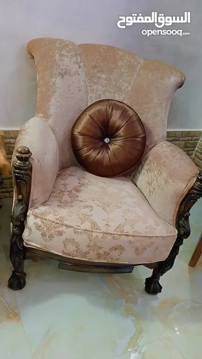 طقم غرفة الضيوف كامل....