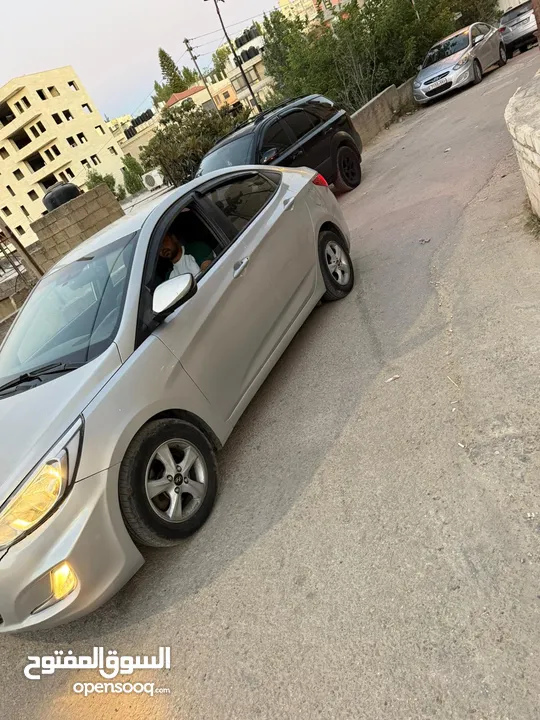 هونداي اكسنت 2015 اتوماتيك. ديزل تعليم سياقة للبيع