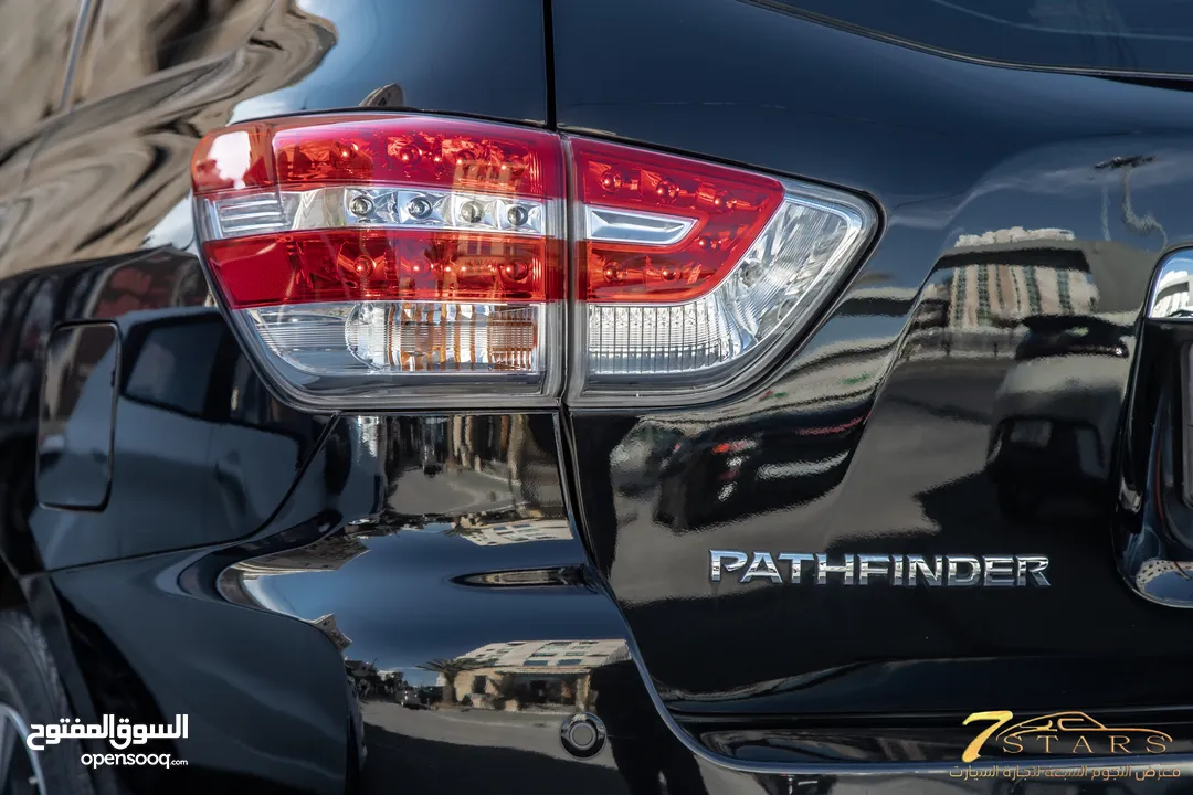 Nissan Pathfinder SV 2018  السيارة وارد الشركة و قطعت مسافة  80,000  كم فقط