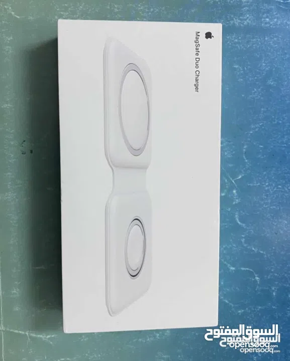 Apple MagSafe duo charger white
