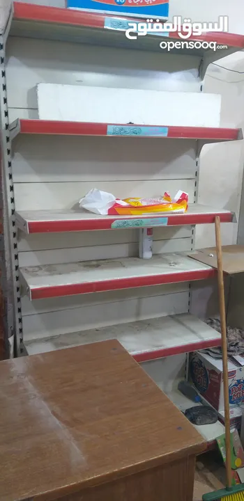 ارفف سوبر ماركت مع ثلاجه ثلاث ابواب