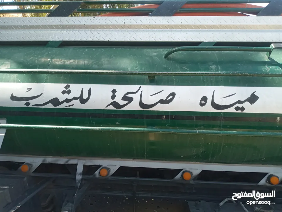 تنك ماء صالح للشرب
