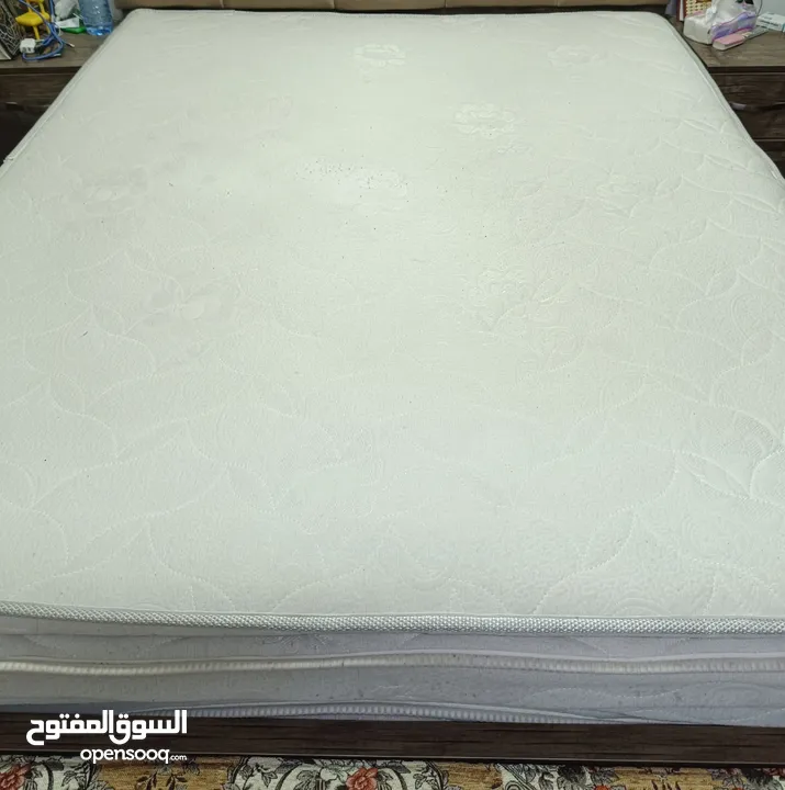 فرشة تخت مجوز للبيع