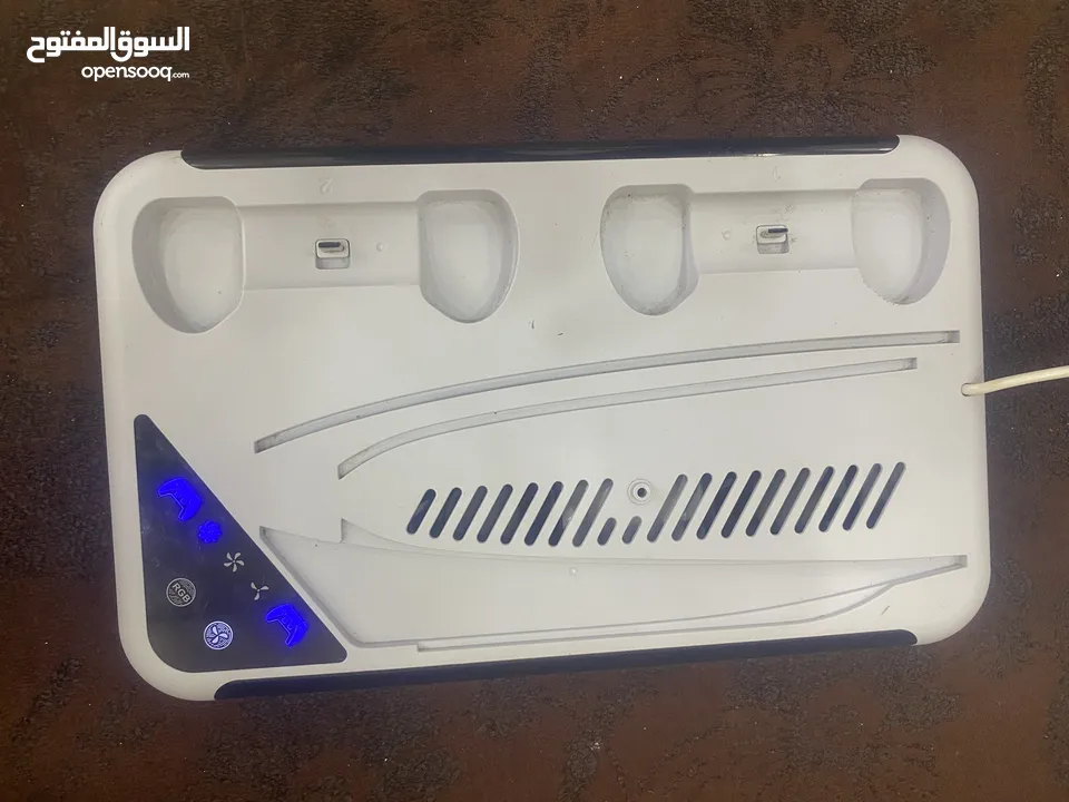 قاعده تبريد ps5 مع اضويه على داير المبرد اخضر احمر ازوق