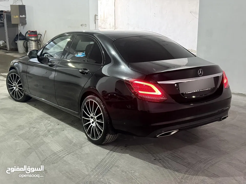 Mercedes benz- C200 2019