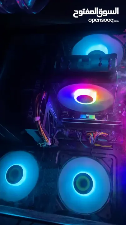 مذربورد gigabyte h610m ddr4 للبيع بحالة ممتازة مع الكرتونه