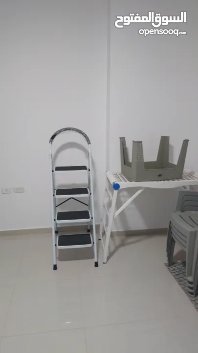 شقة للإيجار بالارسال طابق ثالث