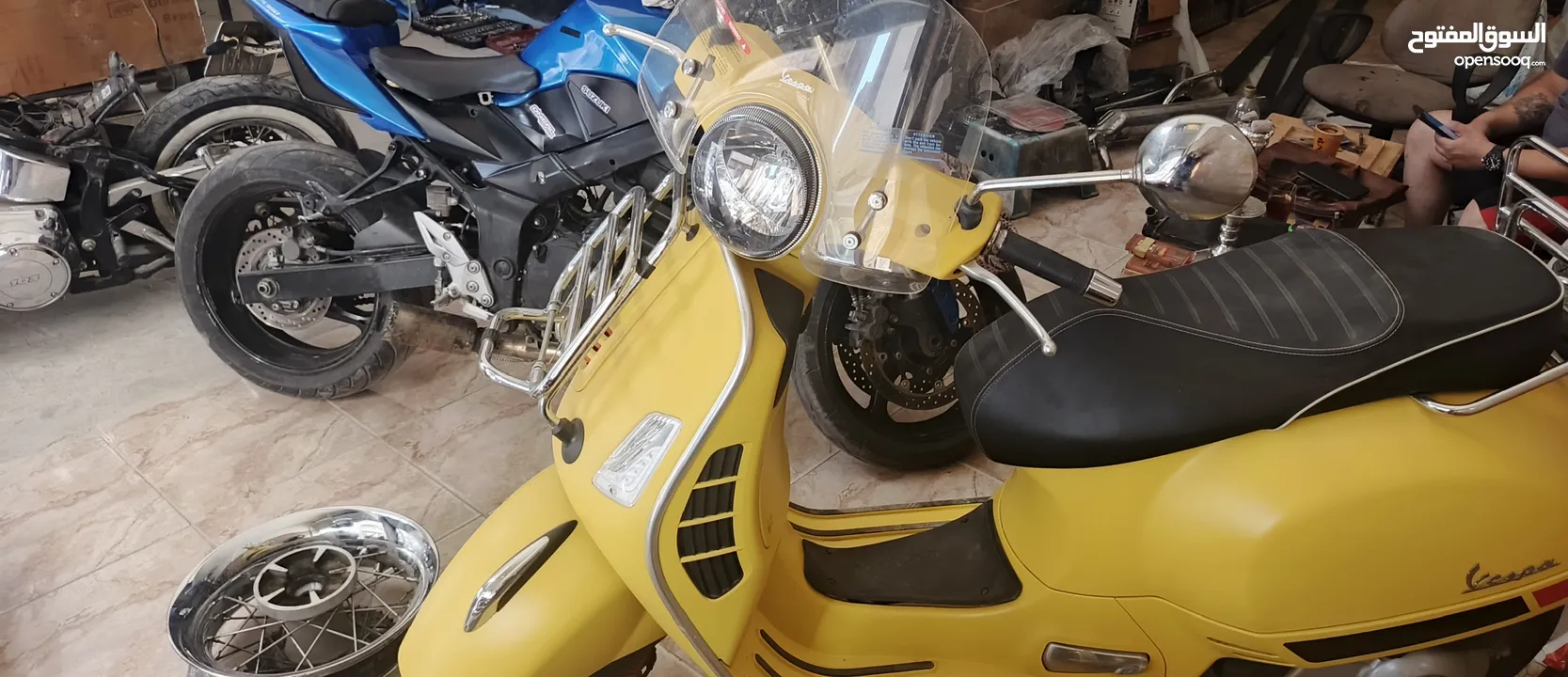 Vespa GTS Super 300 فيسبا جي تي اس سوبر 300  موديل ال2018 بحالة الوكالة