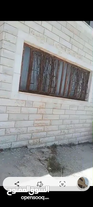 بيت مستقل   طابقين مع شقه ايضافي مع بير مي