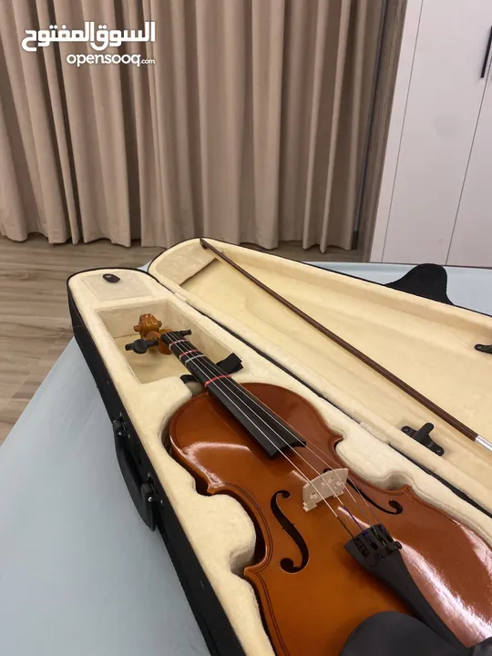 آلة كمان للمبتدئين مستخدم violin