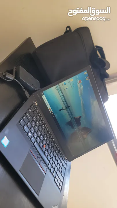 جهاز لاب توب LENOVO بحالة الوكاله مع شاحن وحقيبه وماوس ولوحة مفاتيح اضافيه .