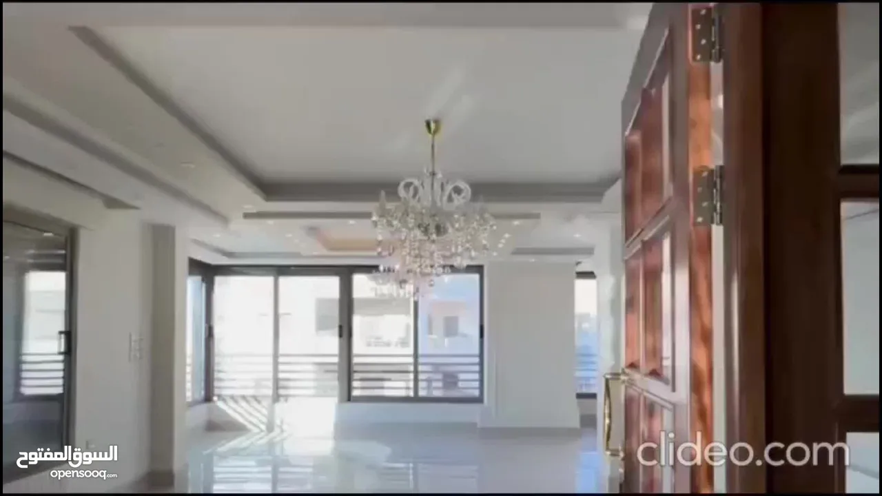 شقة طابقية (سكن خاص) للبيع بإطلالة (بانارومية) وجميلة جداً على السيتي مول وحدائق الحسين وقرب مكة مول