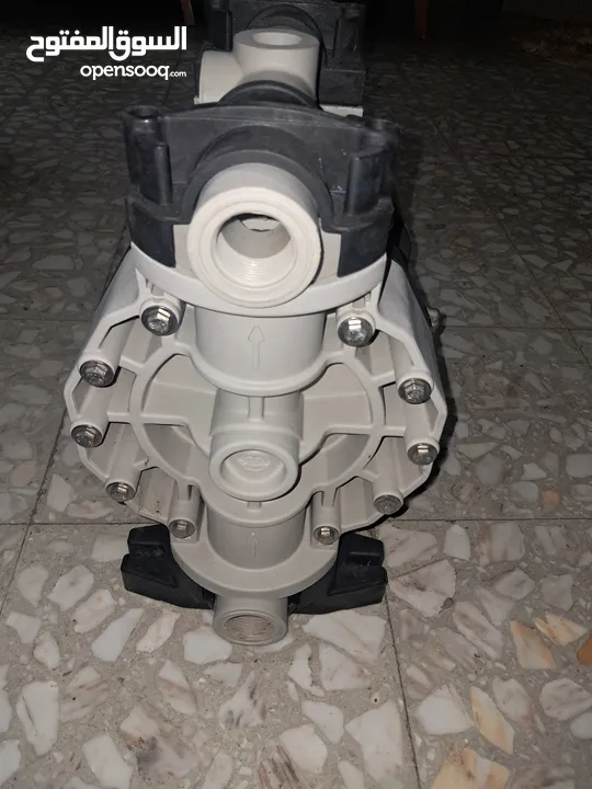 مضخة ماء جديدة وماتورات مع جير مستعمل