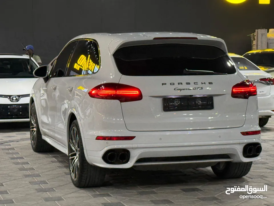 PORSCHE CAYENNE GTS 2016