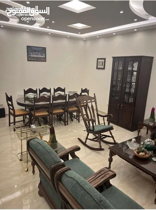 شقة استثمارية للييع يجانب جامعة البتراء