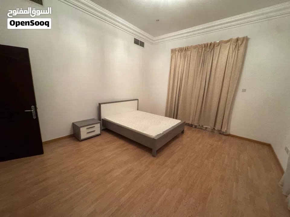 For Rent : Furnished Rooms for Executive Bachelors and Couples