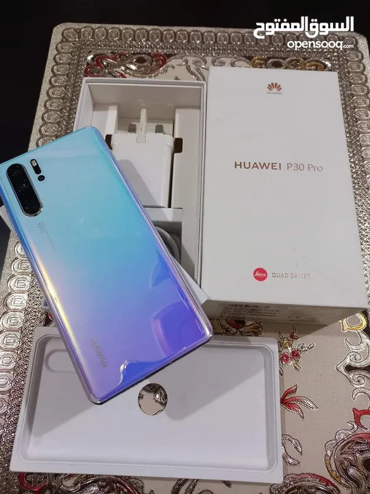 على الفحص Hawaii P30 pro رام 16 جيجا 128 أغراضة والكرتونه الأصلية متوفر توصيل