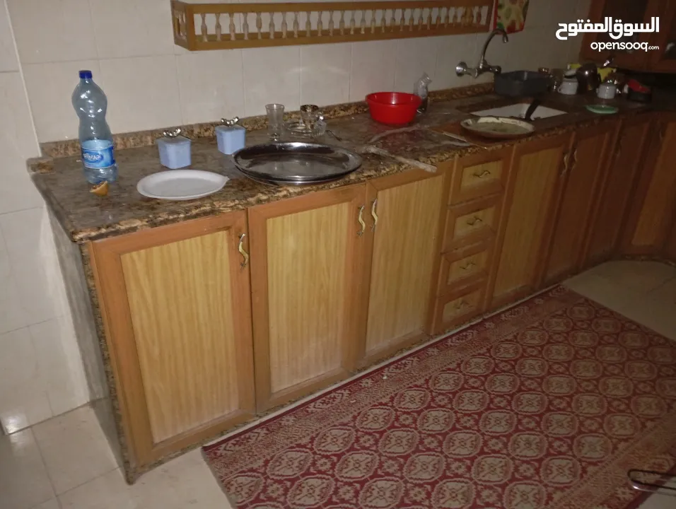 غرفة مطبخ المنيوم وخشب زان اصلي لون مميز وخزائن وأبواب المنيوم وخشب زان للبيع في نابلس