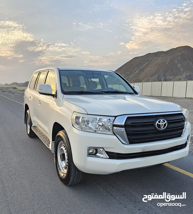 لاندكروزر خليجي 2017 GX 4000 للبيع فقط   مع إمكانية تخليص اجراءات  Land cruser 2017 Golf for sale