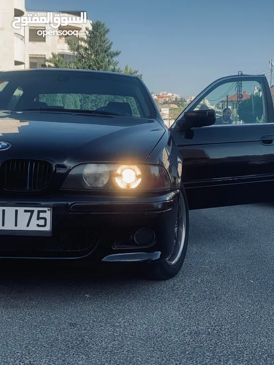 للبيع BMW E39 جير عادي ماتور 28