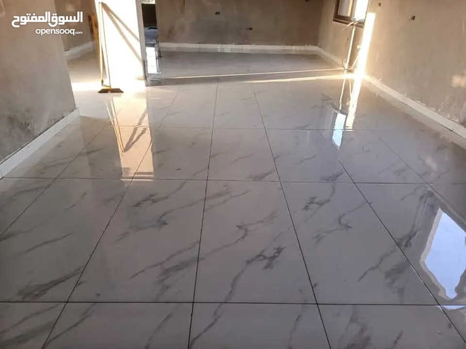 معلم بلاط السيراميك وبورسلان