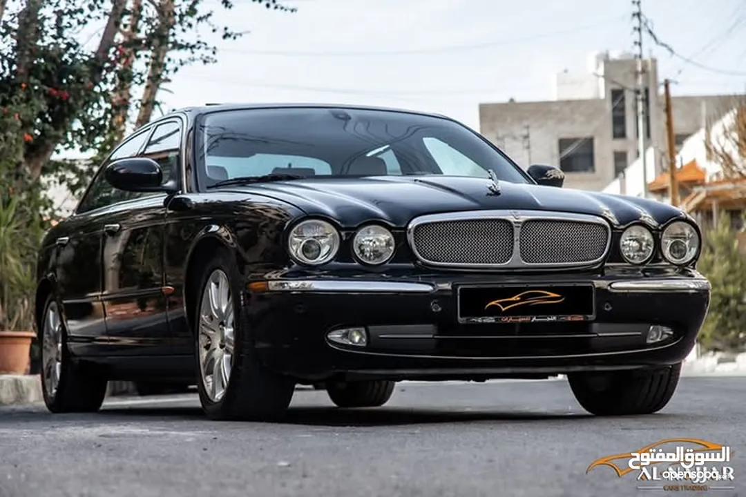 Jaguar Xj8 2005  السيارة مميزة جدا