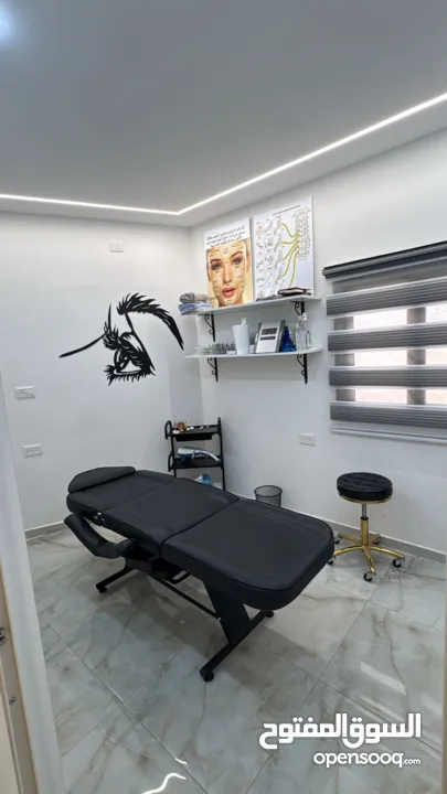 صالون نسائي مكون من طابقين كوتيج مساحته 120 متر