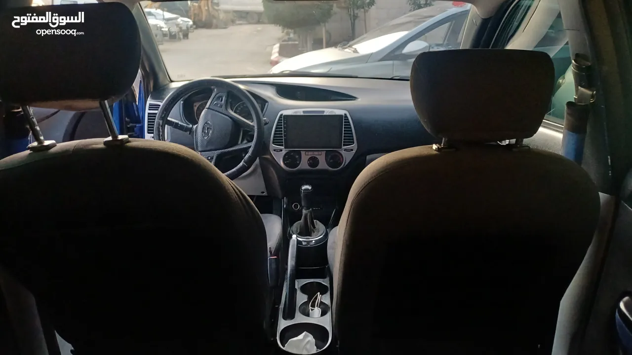 هيونداي i20 2011 للبيع كاش  اصل خصوصي ماشية 220000 الف كيلو