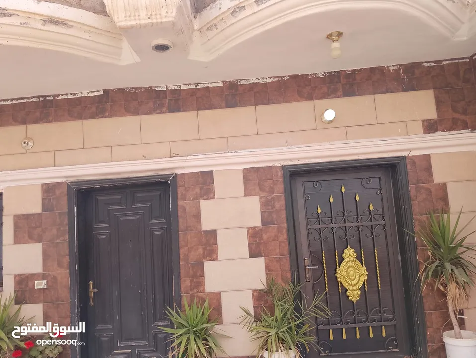 يوجد بيت للبيع