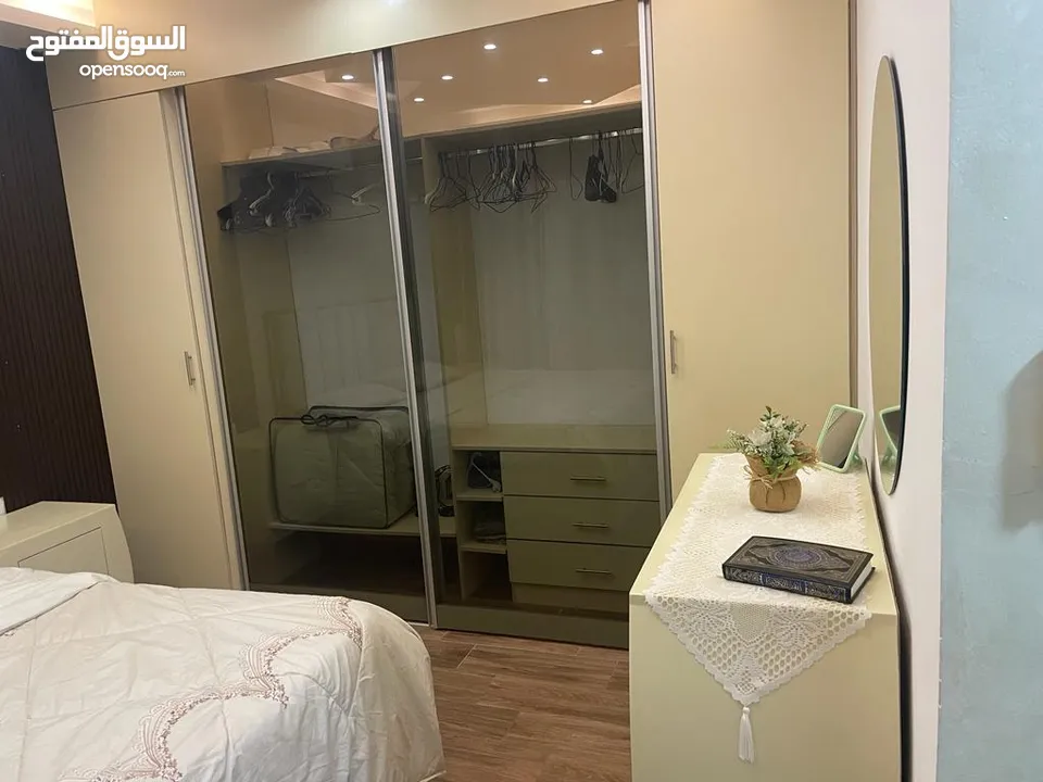 شقة روف مفروشة للايجار 2 نوم في شارع المدينة المنورة قرب مطعم ورد