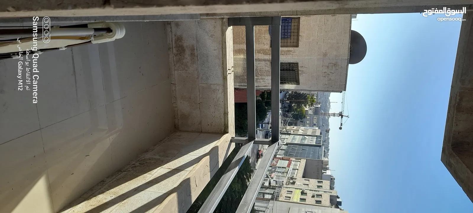 شقه في الصويفيه فاخمه جدا من المالك اخر شارع الوكالات