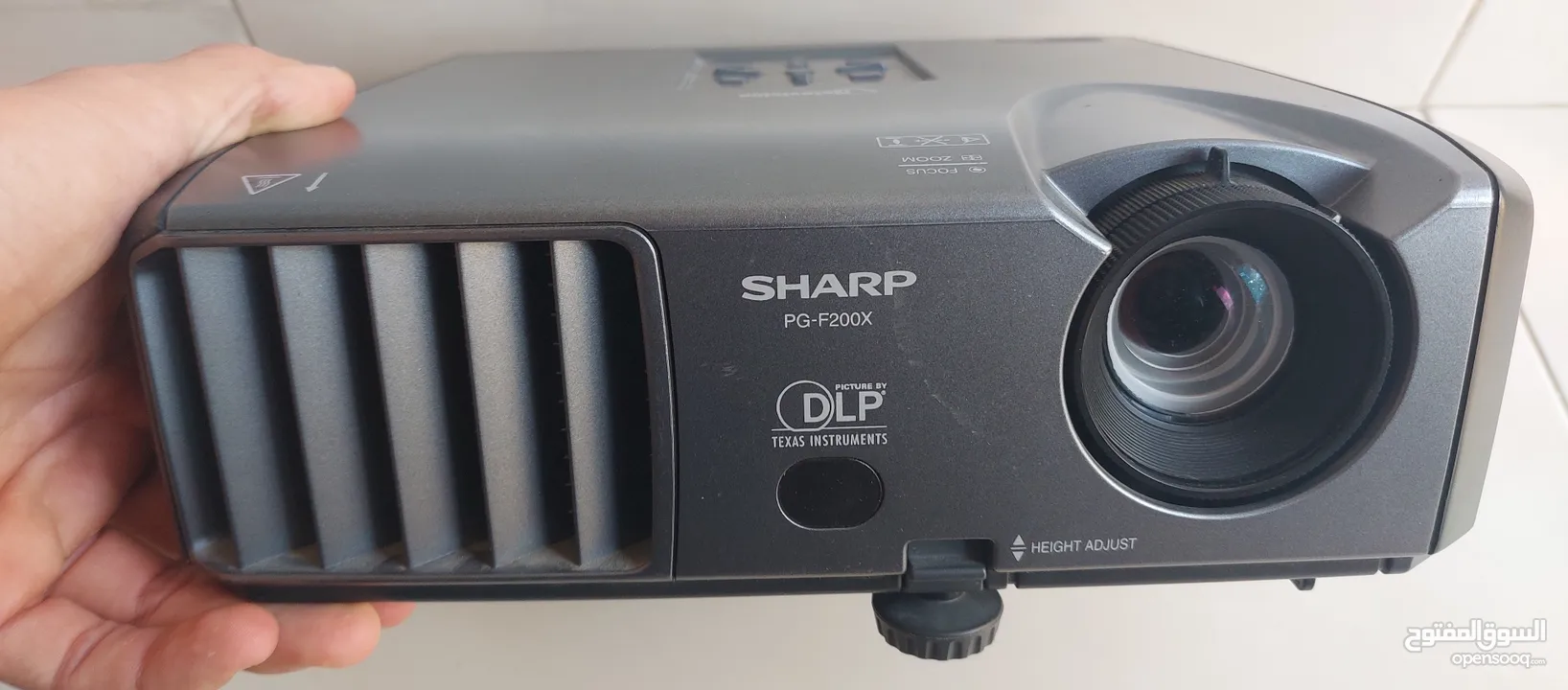 Projector sharp