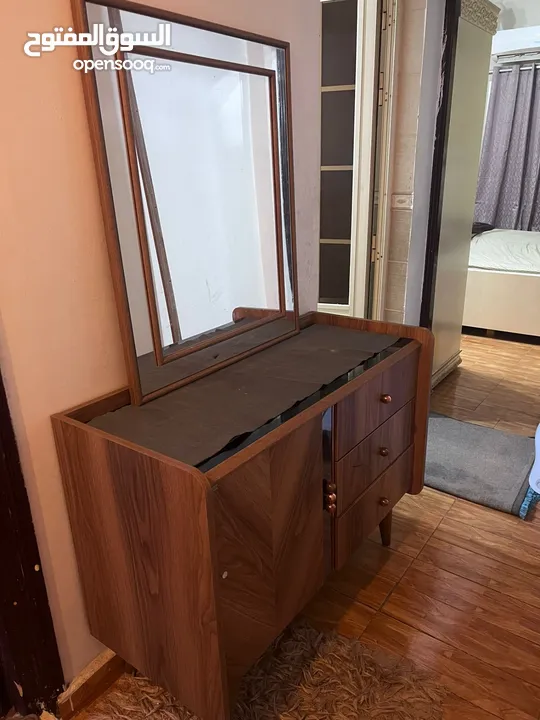 dressing mirror and 2 cabinet
