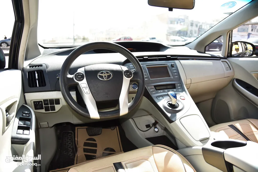 عرض لمدة أسبوع Toyota Prius Hybrid 2013 تويوتا بريوس وارد الوكالة