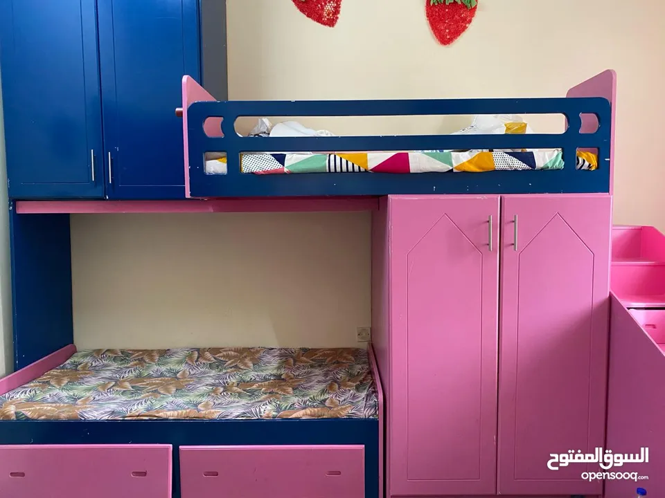 bunk bed with mattress