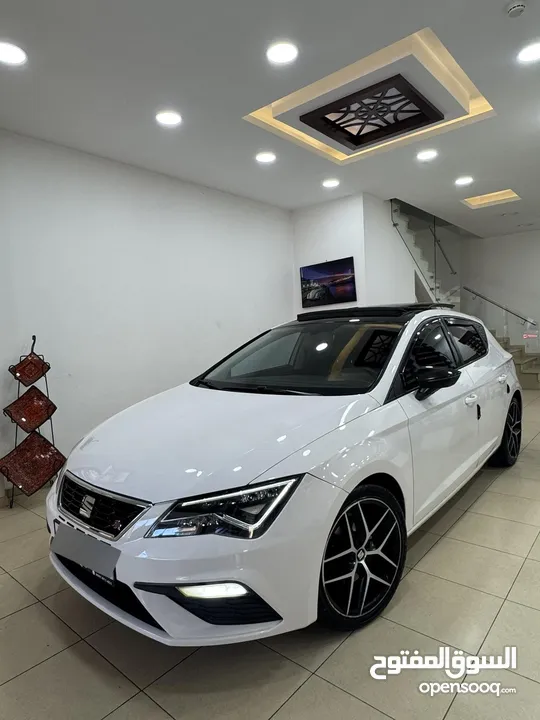 Seat FR 2018 لون ابيض فتحة سفف بانوراما فحص ممتاز