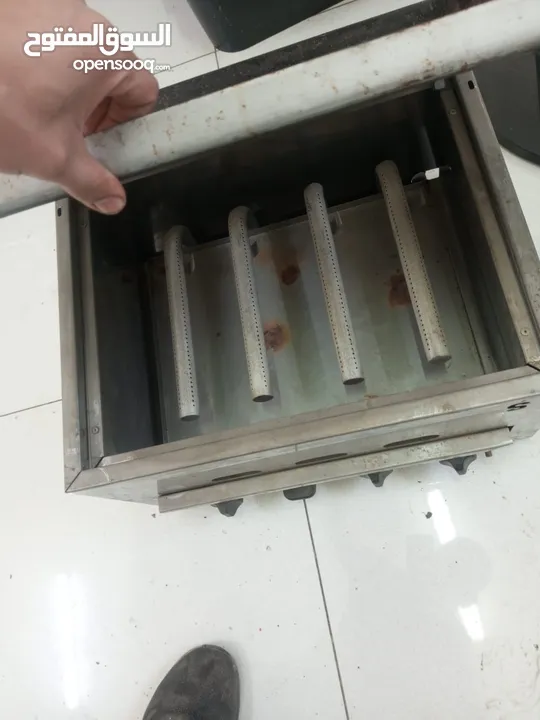 موجود عدة مطعم للبيع
