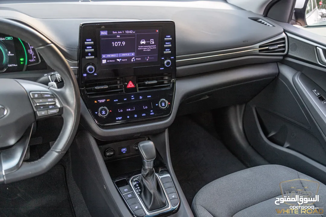 Hyundai Ioniq Hybrid 2021  السيارة وارد كوريا و بحالة ممتازة جدا و قطعت مسافة 135,000 كيلو متر