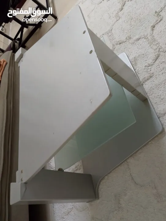 للبيع طاولة وسط لون رصاصي