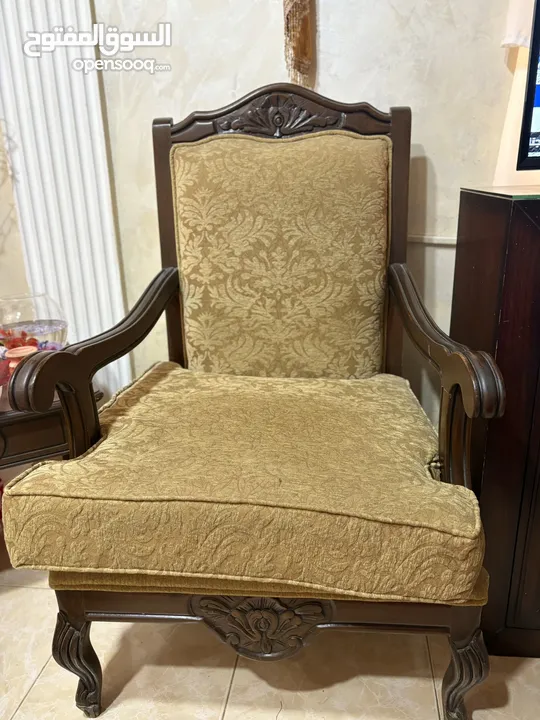 ‏طقم كنب خشب زان سبع مقاعد