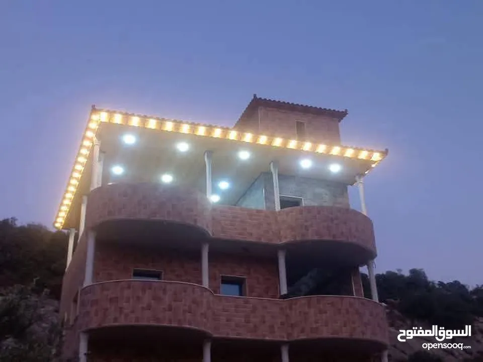 قرميد  مؤسسه العماوي لكافه اعمال تركيب القرميد والديكور والبرڨولاء تركيب وصيانه