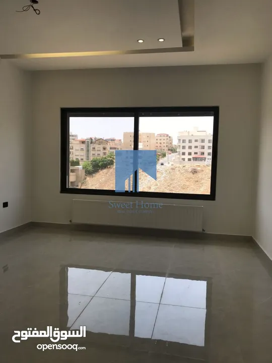 شقة أرضية فاخرة للبيع في الكرسي - خلف إدارة السير 165م مع ترس 30م تشطيب سوبر ديلوكس لم تسكن