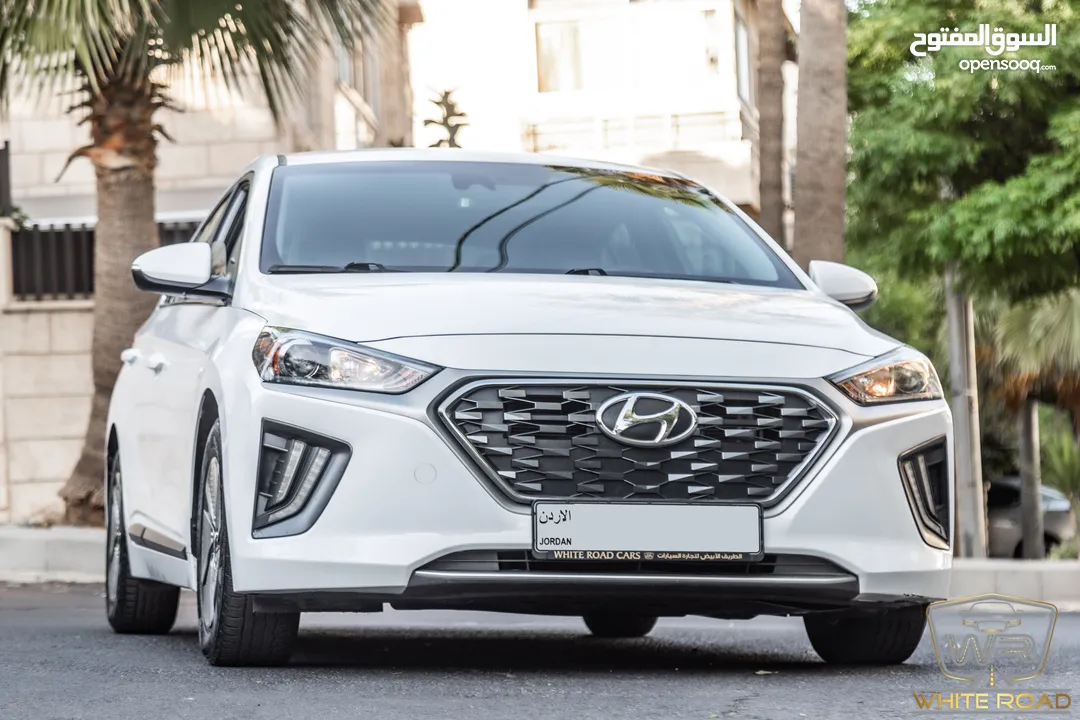 Hyundai Ioniq Hybrid 2021  السيارة وارد كوريا و بحالة ممتازة جدا و قطعت مسافة 135,000 كيلو متر