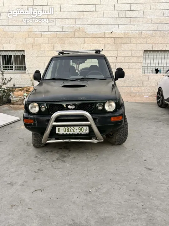 نيسان موديل 2000