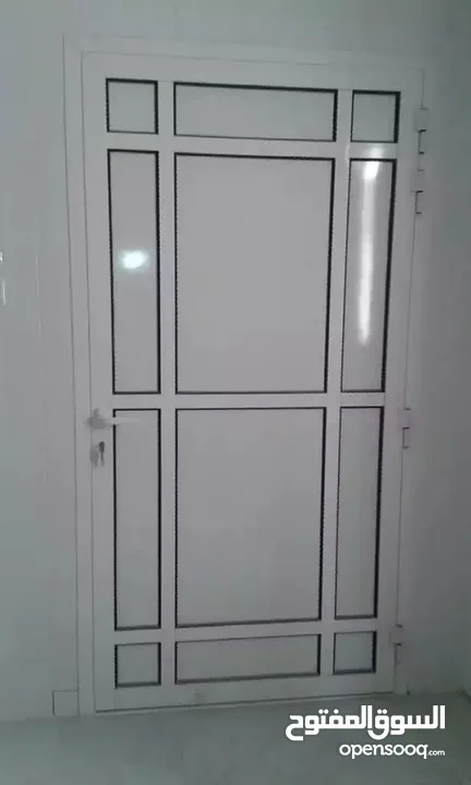 Aluminium door and window making and sale صناعة الأبواب والشبابيك الألومنيوم وبيعها