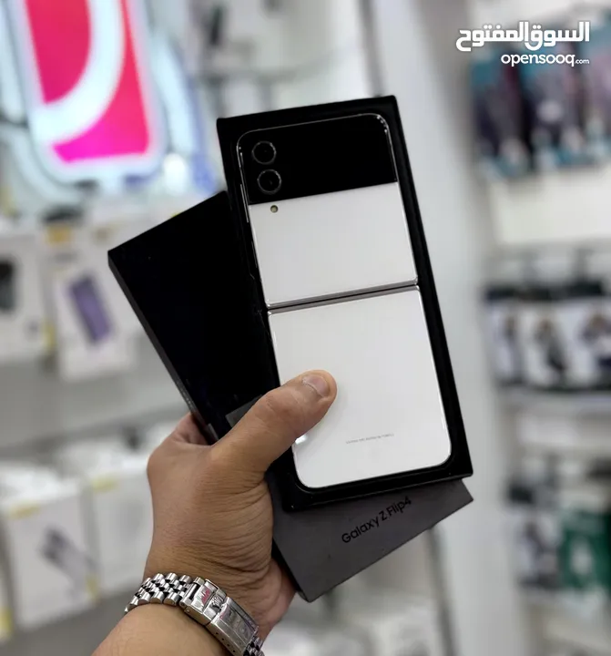 عرض خااص : Samsung Z flip 4 256gb هاتف بحالة الوكالة بدون اي شموخ أو مشاكل مع ضمان و ملحقات بأقل سعر