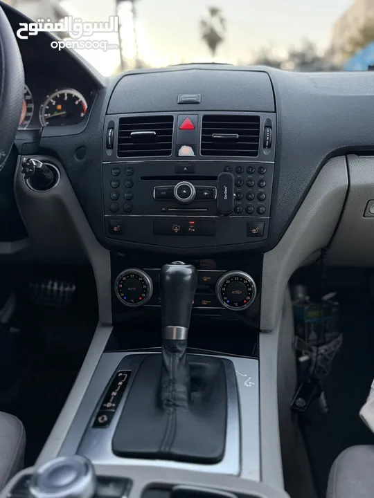 C220 ماتور 2200 ديزل 194 حصان بدون اي عيوب ماتور چير هيئة زيت فلاتر جنط كوشوك بدون اي عيوب نهائيا