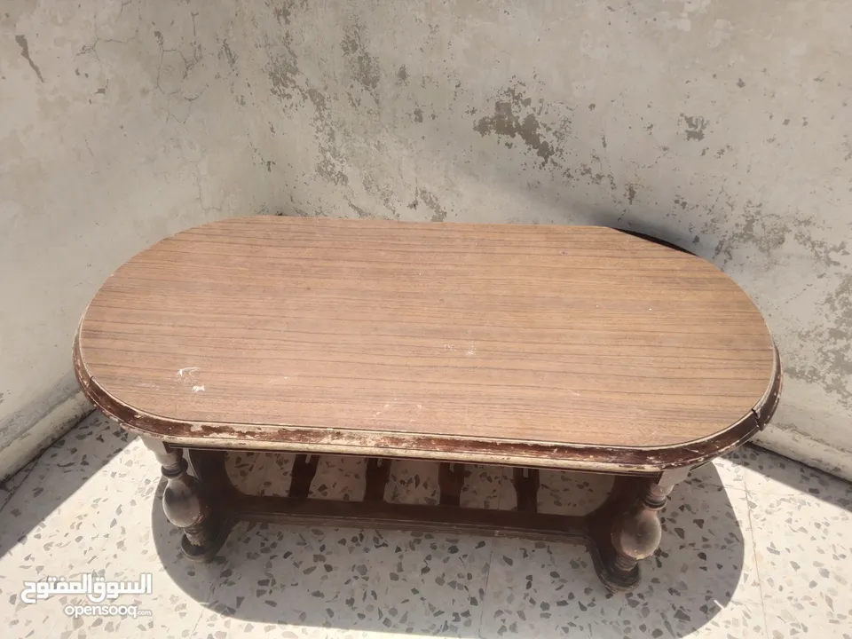 مورس للبيع مع طاولة وسط