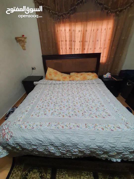 فرشه زنبركيه بحاله جيده وبسعر مخفض جدا