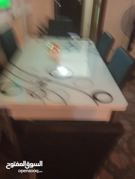 طاولة سفرة بحالة جيدة للبيع